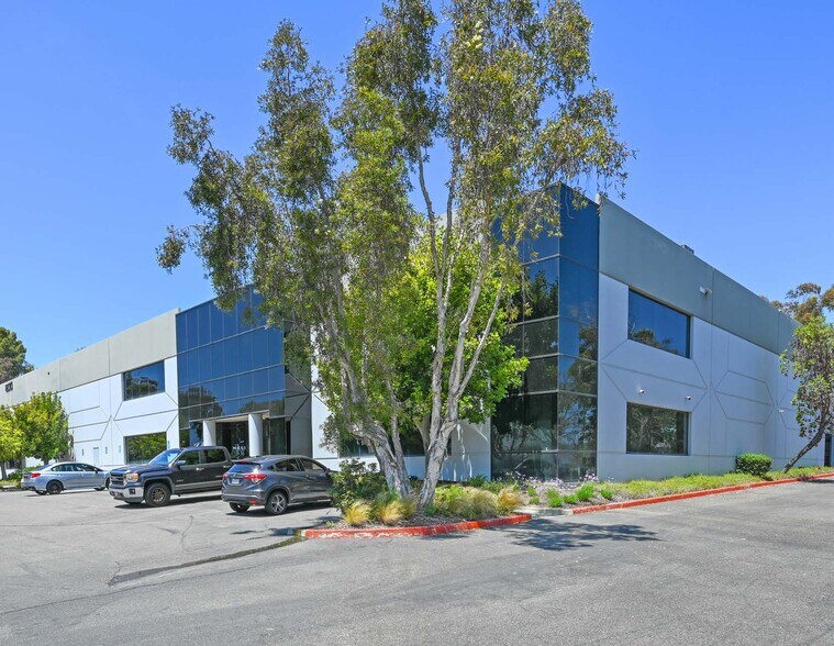 More Photos Of 1230 Avenida Chelsea, Vista Warehouse For Lease