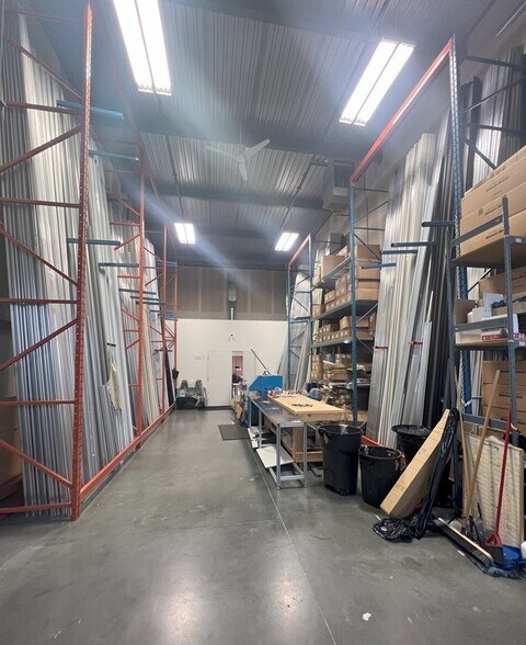 More Photos Of 10985 38th St NE, Calgary Warehouse For Sale