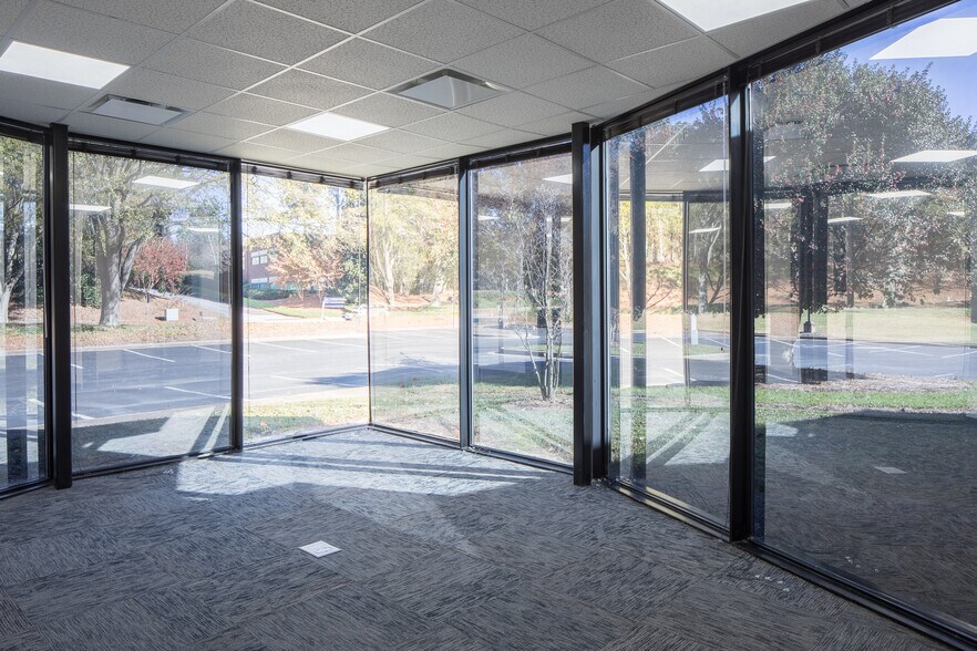 More Photos Of 3000 Northwoods Pky, Norcross Unknown For Lease