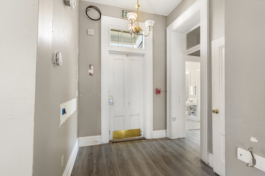 More Photos Of 1111-1123 D St, Sacramento Specialty For Sale