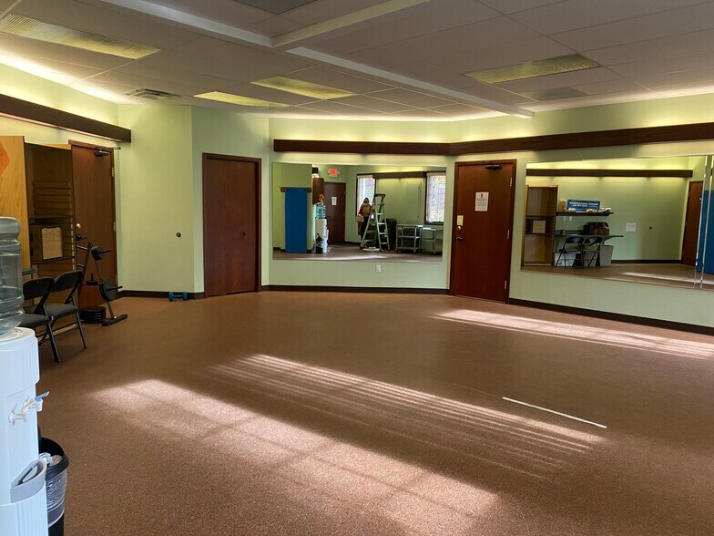 More Photos Of 1720 Abbey Rd, East Lansing Medical For Sale