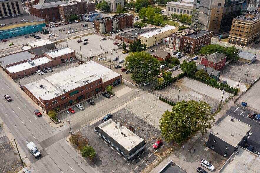 More Photos Of 838 N Delaware St, Indianapolis Unknown For Lease