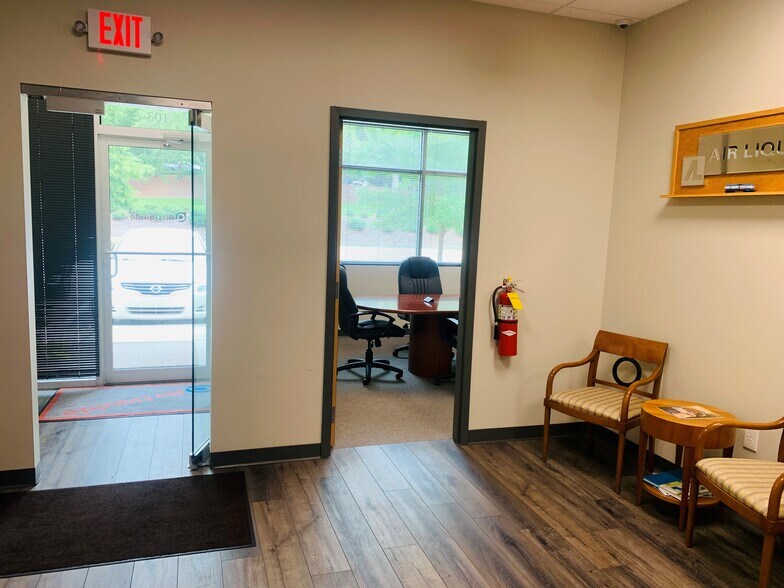 More Photos Of 1935 Vaughn Rd NW, Kennesaw Light Distribution For Lease