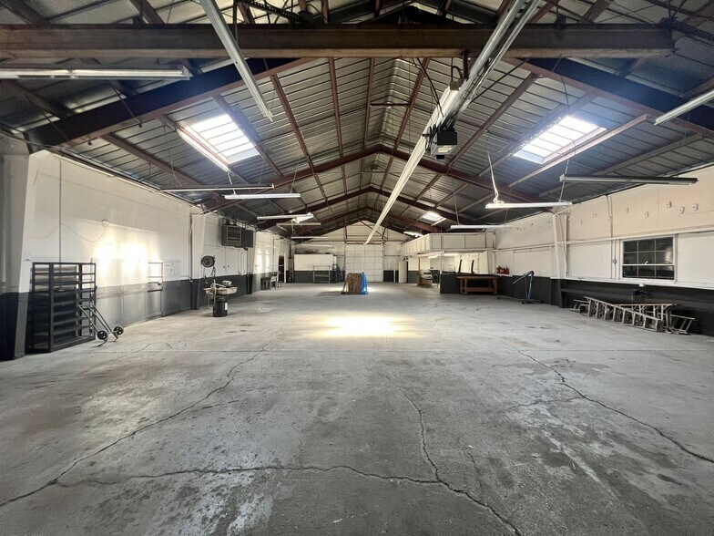 More Photos Of 101-143 Market St, San Rafael Service For Lease