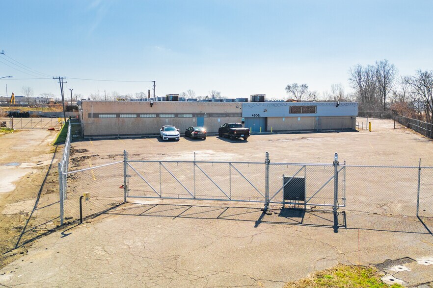 More Photos Of 4505 Oakman Blvd, Detroit Industrial For Sale