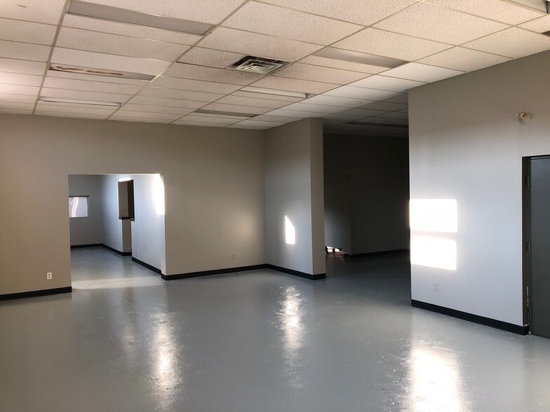 More Photos Of 1783 Mattawa Ave, Mississauga Warehouse For Lease