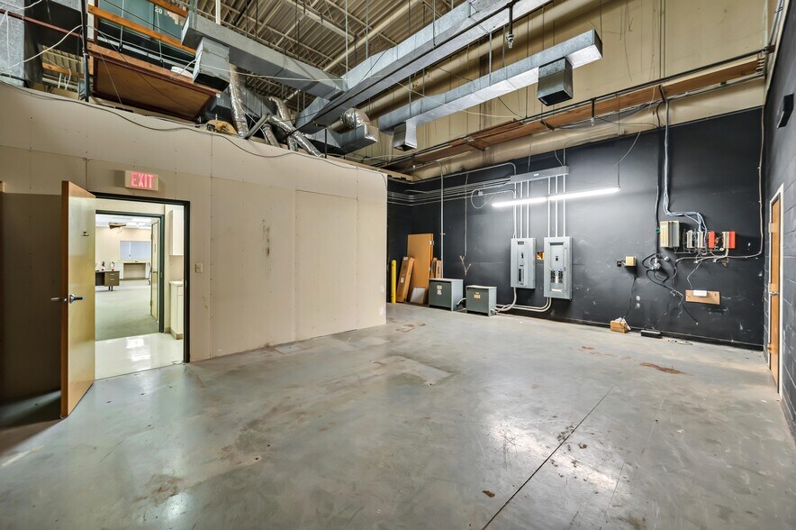 More Photos Of 701 W Loop 340, Waco Self Storage For Lease