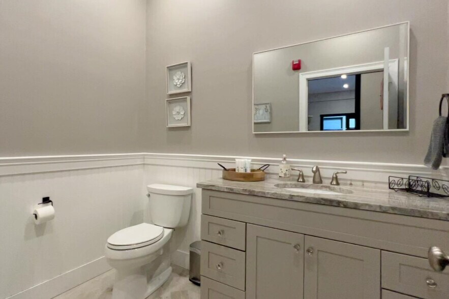 More Photos Of 156 Teaticket Hwy, Falmouth Storefront Retail Residential For Sale