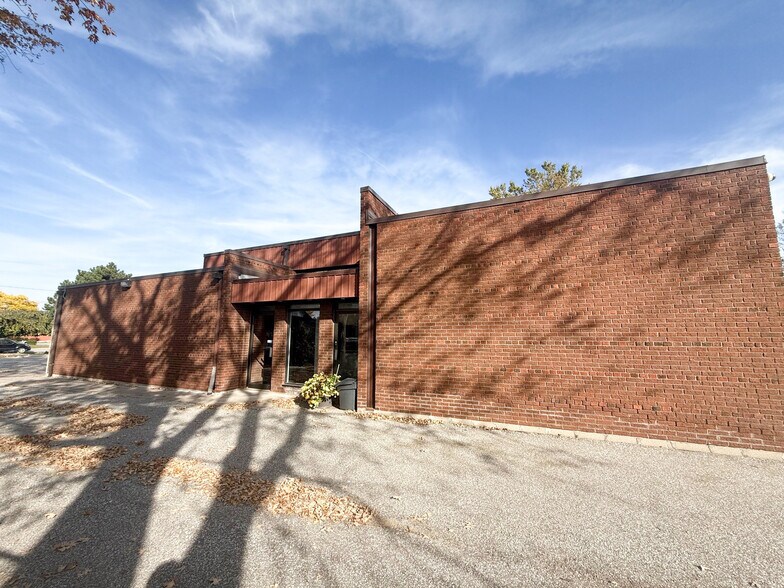 More Photos Of 9833 Tecumseh Rd E, Windsor Medical For Sale