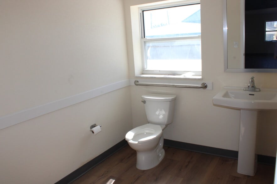 More Photos Of 1518 US Highway 19, Holiday Office For Lease