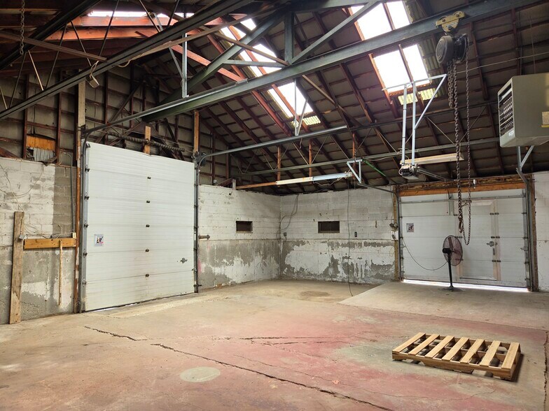 More Photos Of 1 Lafayette Rd, Hampton Industrial For Lease