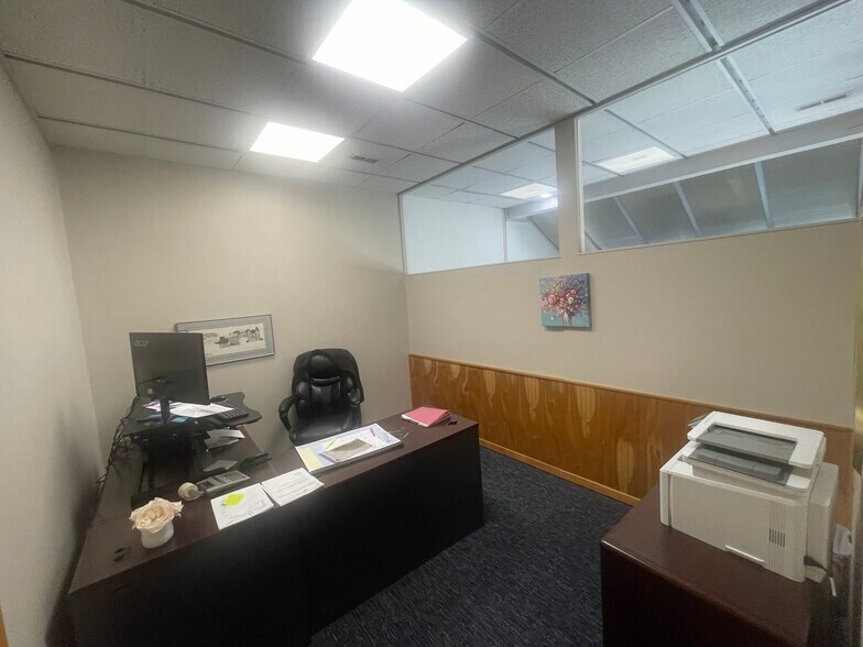 More Photos Of 3107 Beale Ave, Altoona Office For Sale