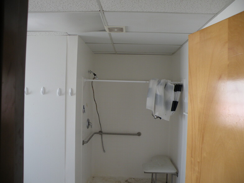 More Photos Of 3121 E Avenue I, Lancaster Freestanding For Sale