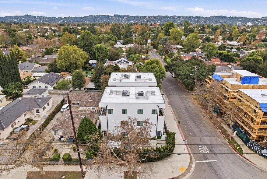More Photos Of 13822 Oxnard St, Van Nuys Apartments For Sale