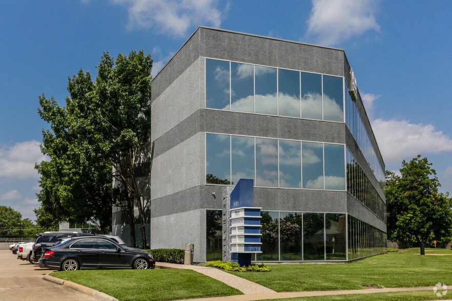 More Photos Of 800 Wilcrest Dr, Houston Office For Lease