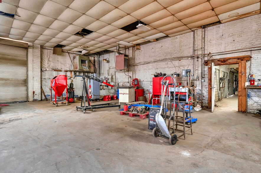 More Photos Of 201 E St, Lemoore Auto Repair For Sale