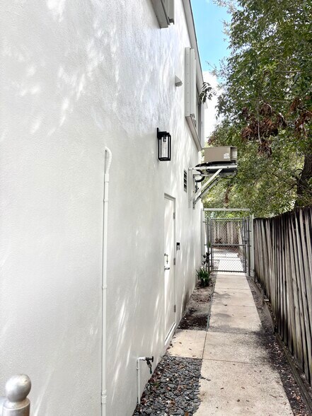 More Photos Of 218 S F St, Lake Worth Beach Warehouse For Sale