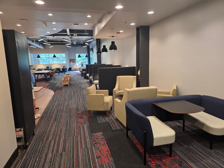 More Photos Of 2412-2430 Lincoln Way, Ames Office For Lease