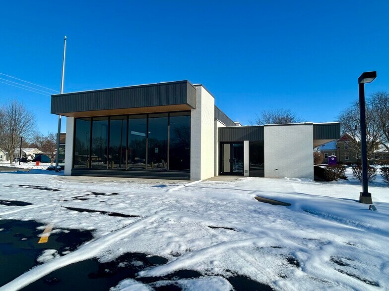 Primary Photo Of 310 Section Line Rd, Manteno General Retail For Lease