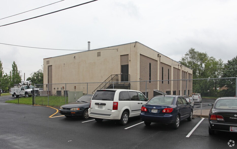 More Photos Of 645 Lofstrand Ln, Rockville Unknown For Lease