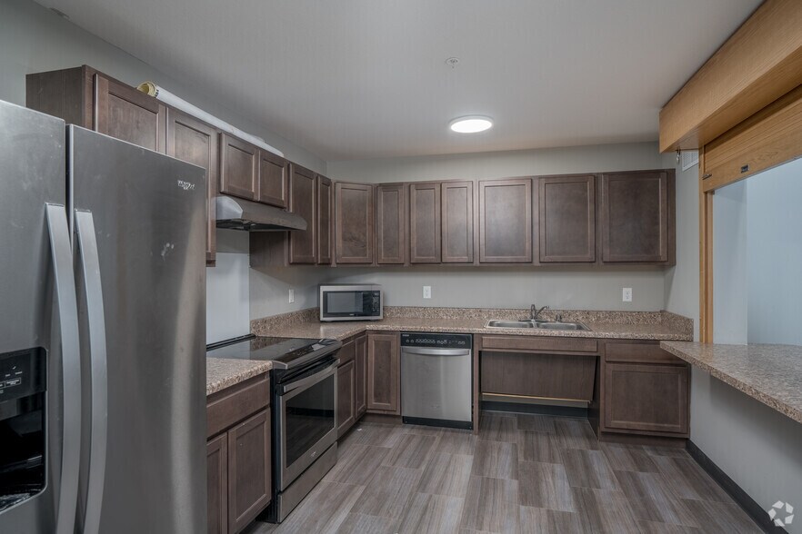 More Photos Of 2300 Hastings Ave, Newport Apartments For Lease