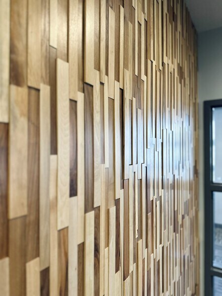 More Photos Of 329 E 2100 S, Salt Lake City Showroom For Lease