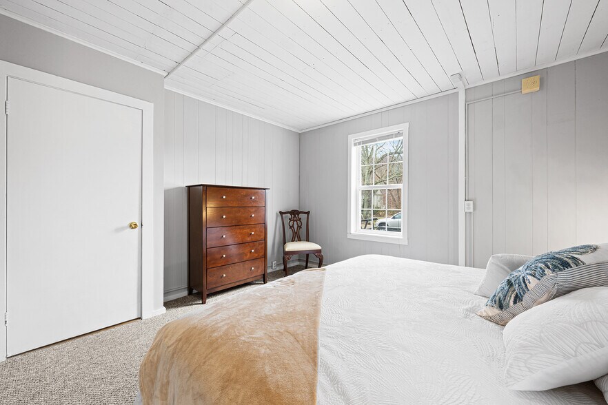 More Photos Of 2 Norwich Rd, East Haddam General Retail For Sale