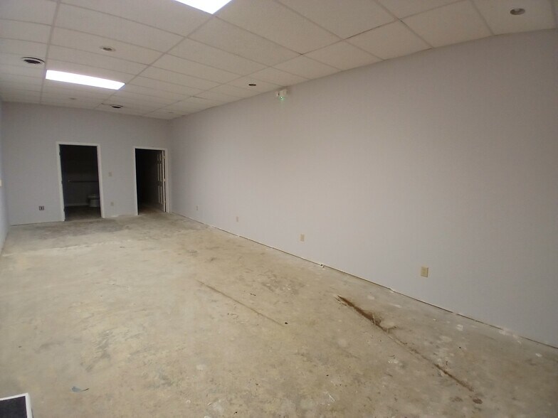 More Photos Of 475 E Main St, Circleville Storefront Retail Office For Lease