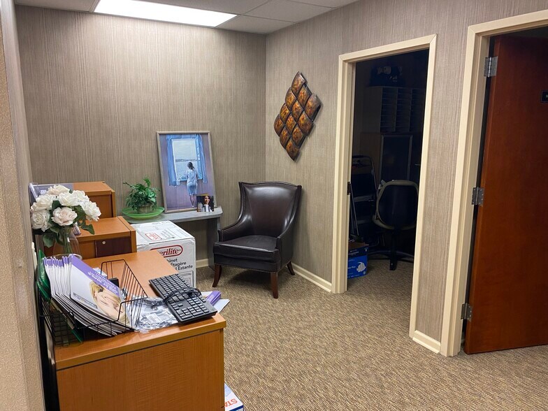 More Photos Of 601 Bethlehem Pike, Montgomeryville Medical For Sale