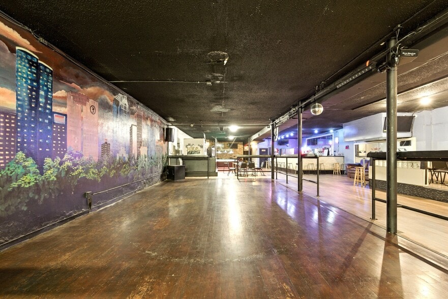 More Photos Of 8604 Jensen Dr, Houston Bar For Sale