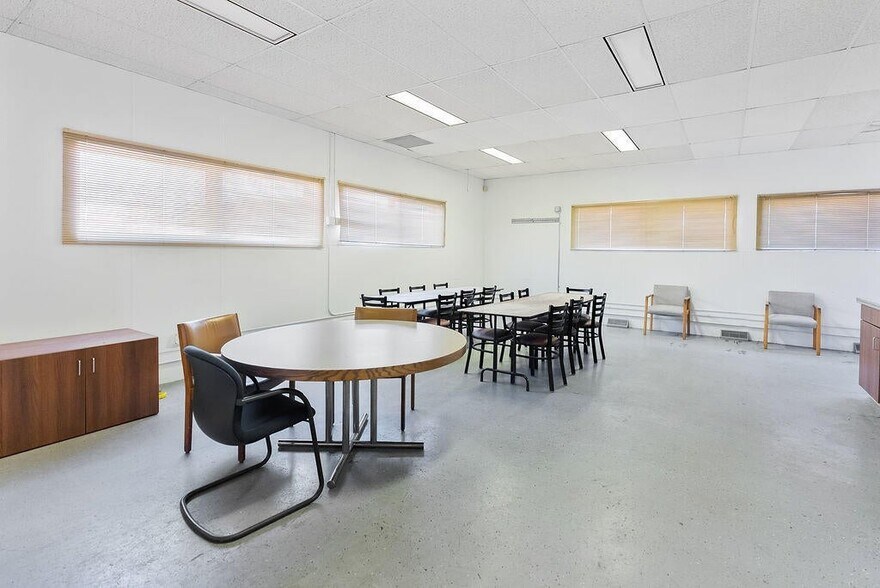 More Photos Of 1502 Miller St, La Crosse Warehouse For Lease