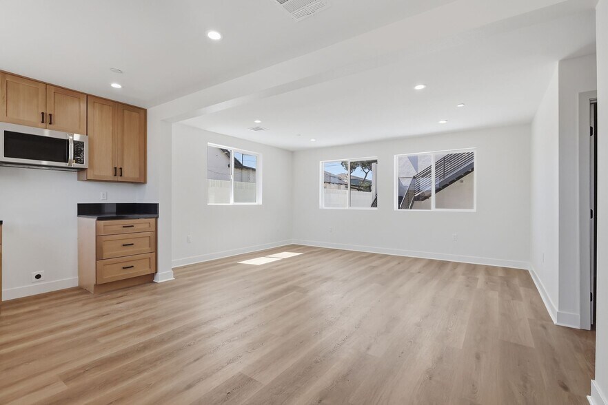 More Photos Of 1507 W 83rd St, Los Angeles Apartments For Sale