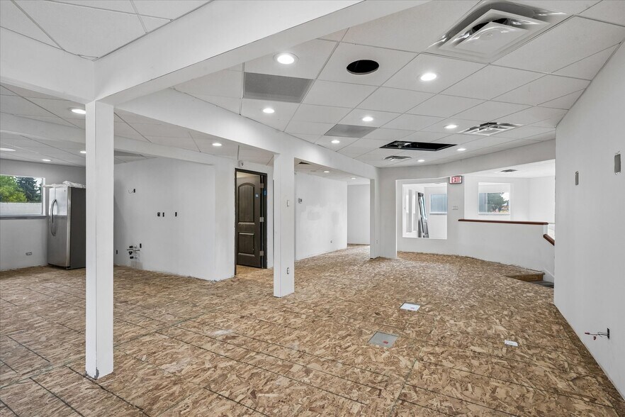 More Photos Of 1109 W Littleton Blvd, Littleton Office For Sale