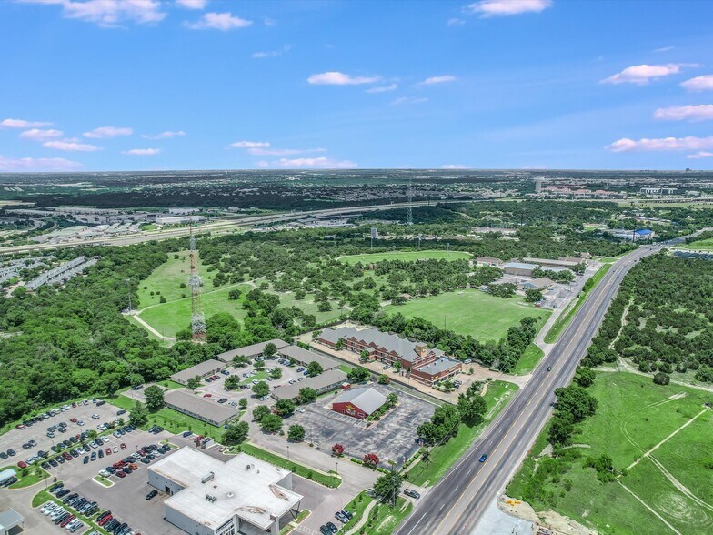 More Photos Of 950 S Bell Blvd, Cedar Park Auto Repair For Sale