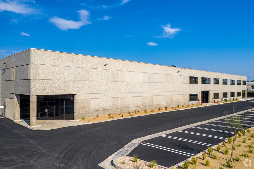 More Photos Of 1210-1230 N Red Gum St, Anaheim Warehouse For Lease