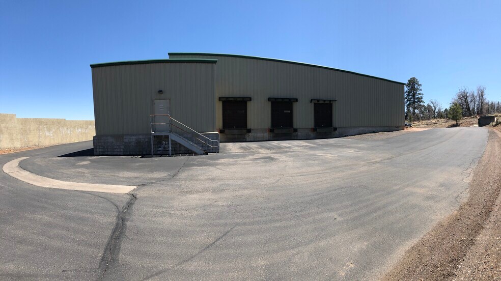 More Photos Of 7810 N US Highway 89, Flagstaff Showroom For Lease