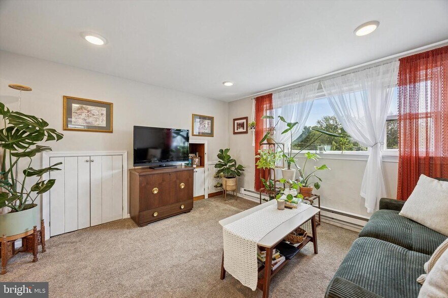 More Photos Of 413 N Pine St, Langhorne Apartments For Sale