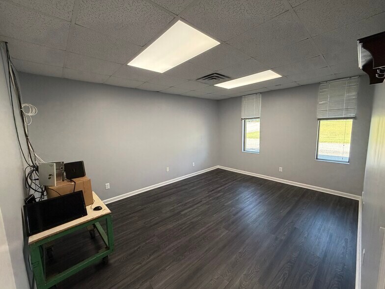 More Photos Of 524 Golf Course Rd, Tallapoosa Warehouse For Lease