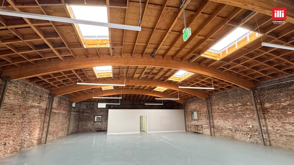 More Photos Of 1361 Newton St, Los Angeles Warehouse For Sale