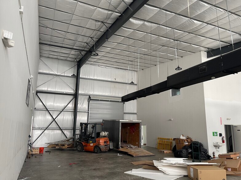 More Photos Of 22924 Kuykendahl Rd, Spring Light Manufacturing For Lease