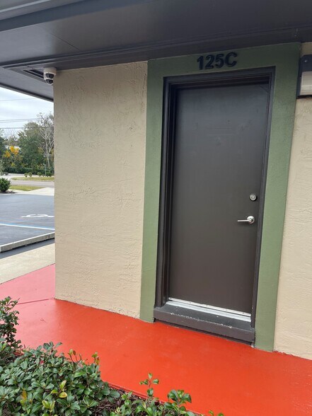 More Photos Of 119 W Plymouth Ave, Deland Unknown For Lease