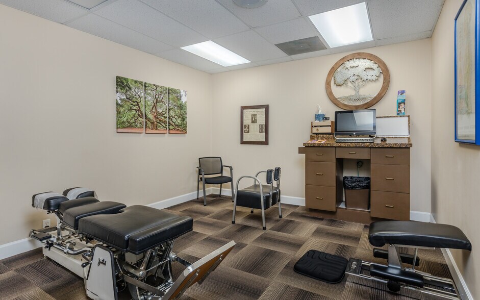 More Photos Of 150 Pondella Rd, North Fort Myers Medical For Sale