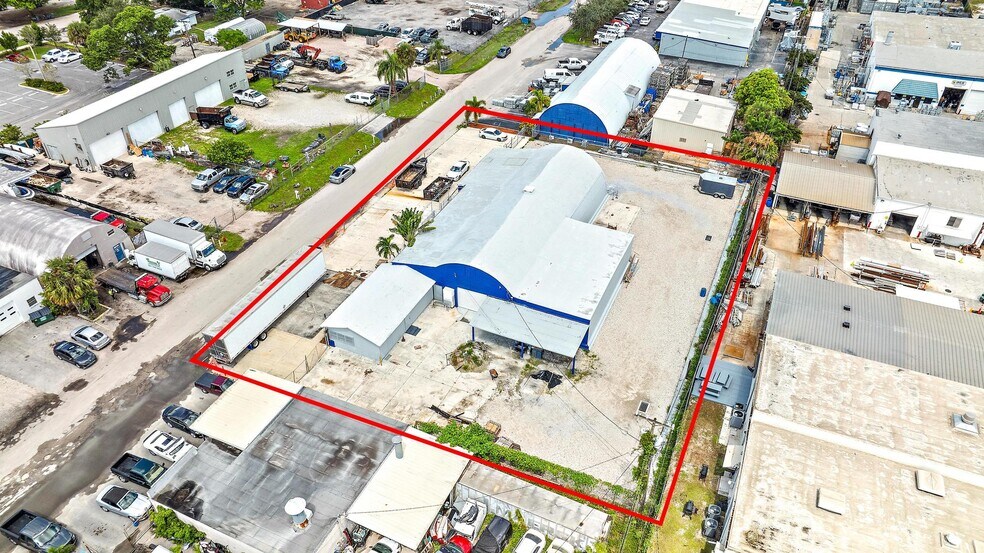 More Photos Of 2070 Scott Ave, West Palm Beach Research And Development For Lease