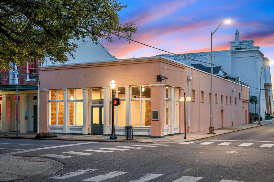 More Photos Of 350 Dauphin St, Mobile Restaurant For Lease