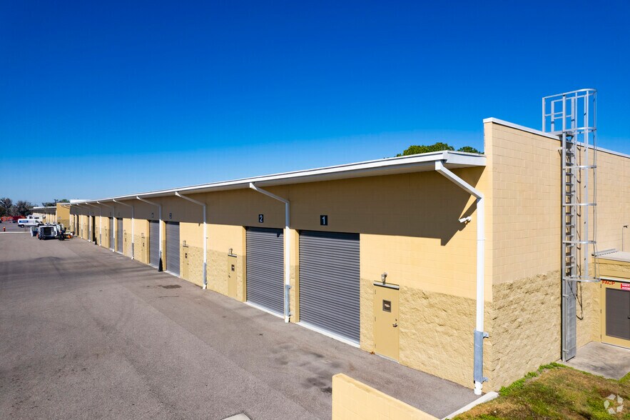 More Photos Of 3920 Anchuca Dr, Lakeland Warehouse For Lease