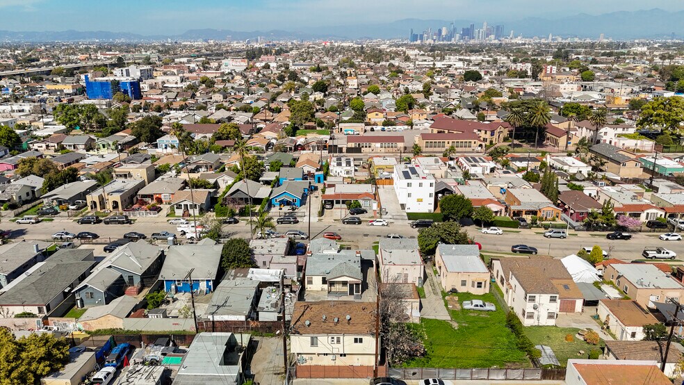 More Photos Of 162 W 65th St, Los Angeles Multifamily For Sale
