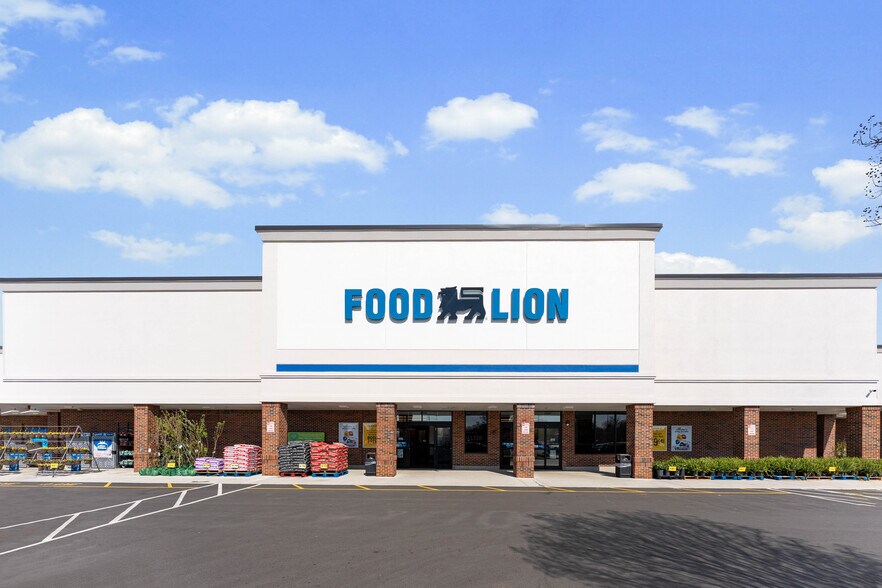 More Photos Of 1837 E Broad St, Statesville Unknown For Lease