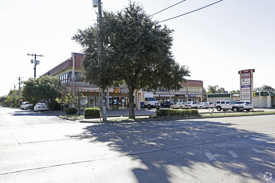 More Photos Of 1014 Ferris Ave, Waxahachie Freestanding For Lease