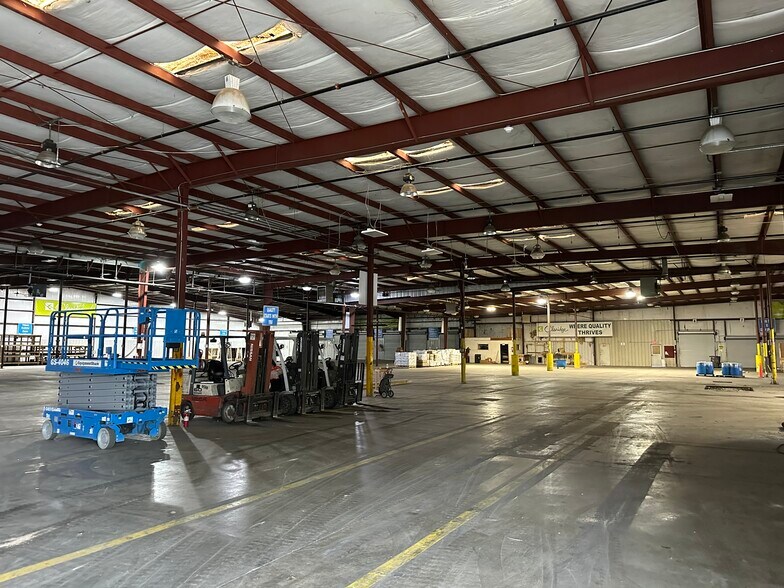 More Photos Of 100 Jeanette Barrett Industrial Blvd, Wetumpka Distribution For Lease