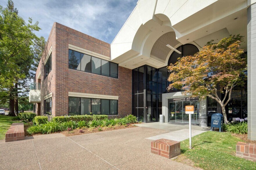 More Photos Of 8120 Timberlake Way, Sacramento Medical For Lease